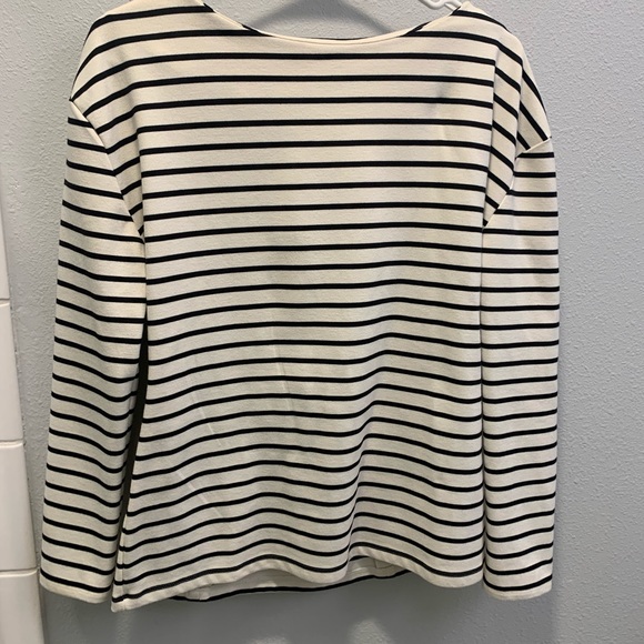 Black and White Striped G by Guess blouse. - Picture 1 of 2